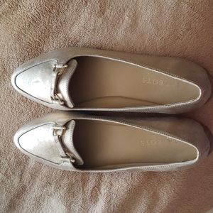 Nwot Talbots gold flats